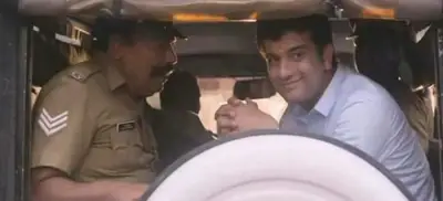 നല്ലവനായ ഉണ്ണി - പോലീസ് ജീപ്പ് - രമേശ് പിഷാരടി അമർ അക്ബർ ആൻ്റണി - Nallavanaya unni - police jeep - Ramesh Pisharadi Amar Akbar Antony